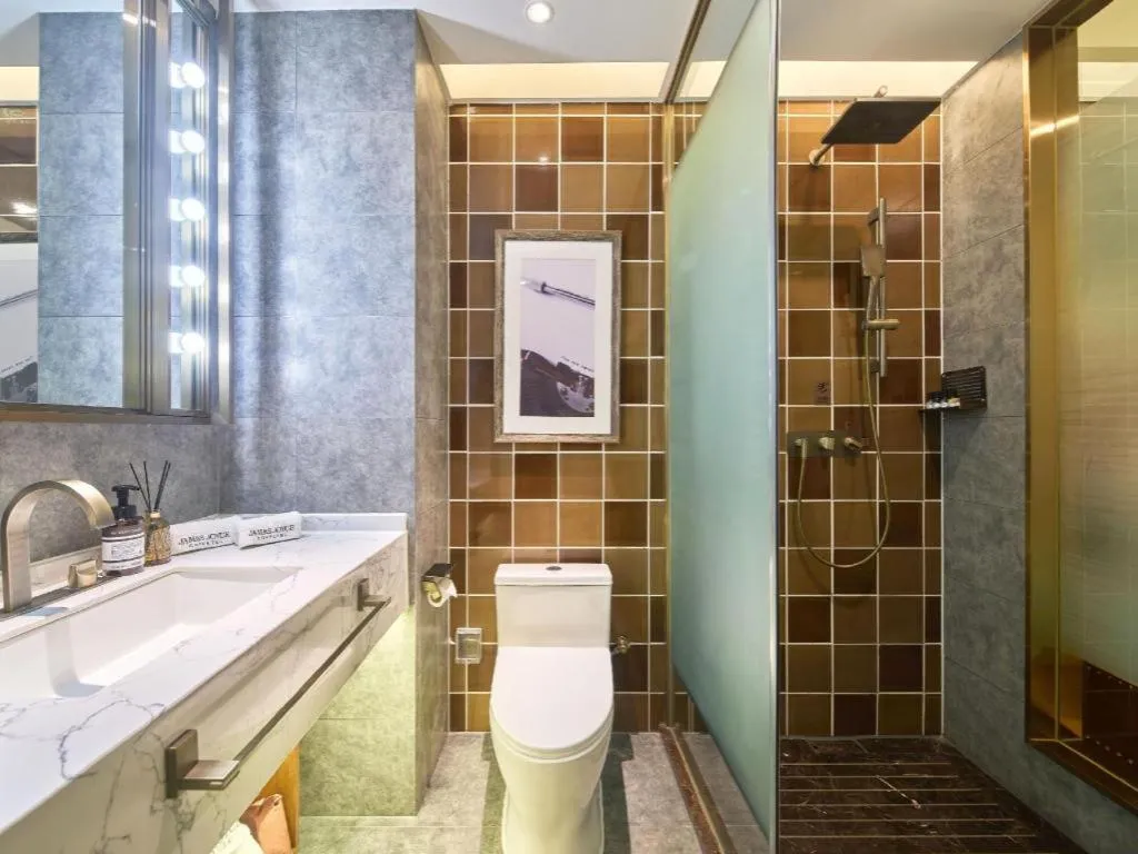 James Joyce Coffetel Tianjin Railway Station