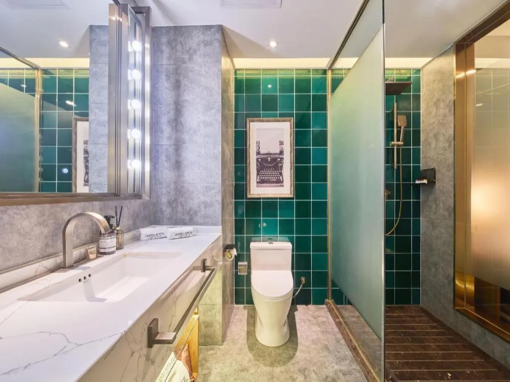 James Joyce Coffetel Tianjin Railway Station