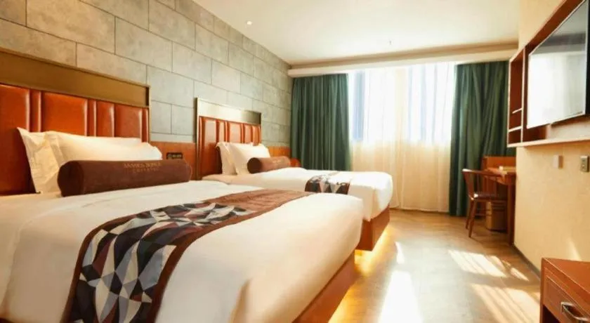 Bed in James Joyce Coffetel Tianjin Railway Station