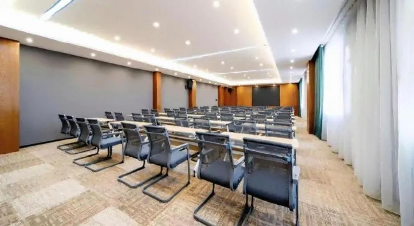 James Joyce Coffetel Tianjin Railway Station