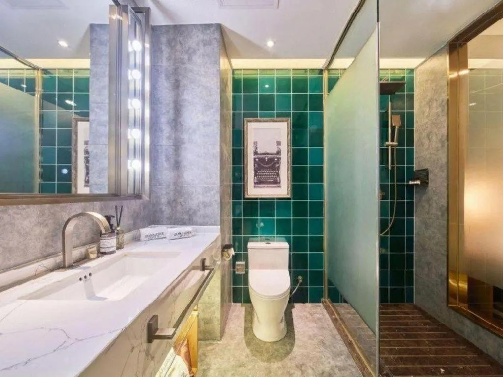 James Joyce Coffetel Tianjin Railway Station