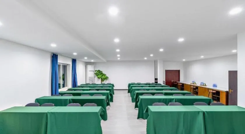 James Joyce Coffetel Tianjin Railway Station