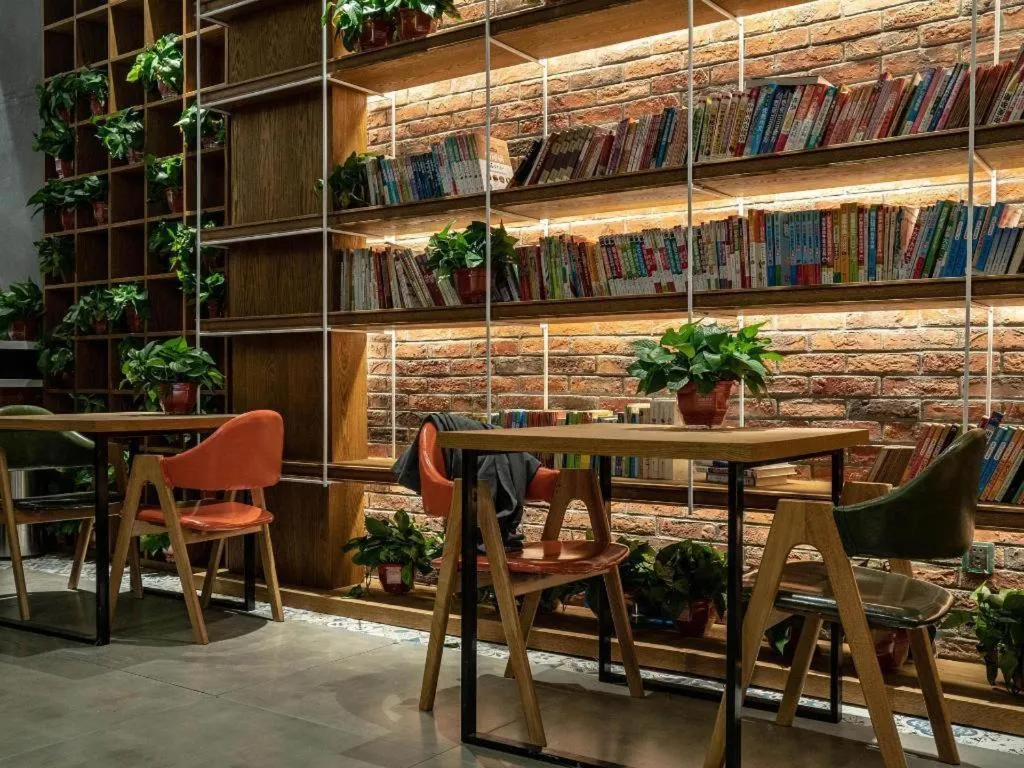 James Joyce Coffetel Tianjin Railway Station