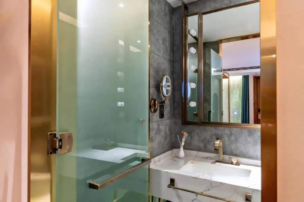 James Joyce Coffetel Tianjin Railway Station