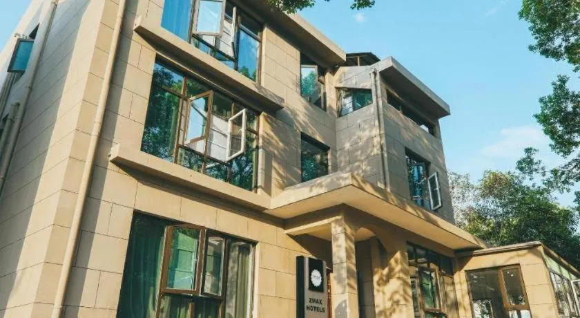ZMAX Hotels Wuhan East Lake