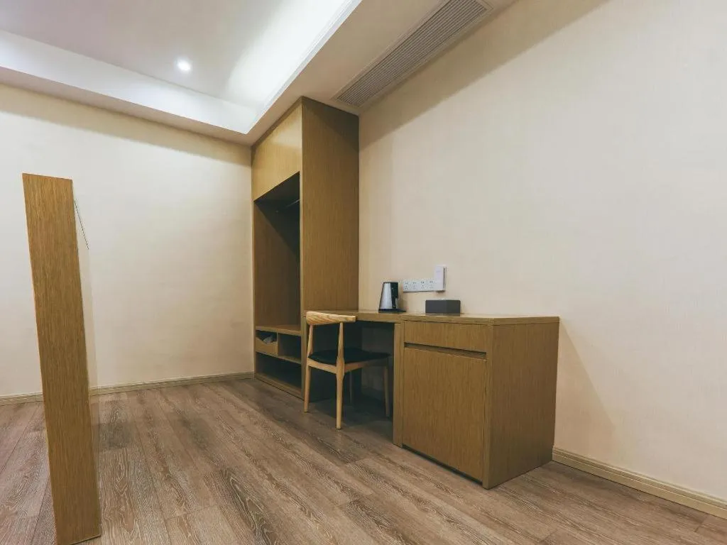 ZMAX Hotels Wuhan East Lake