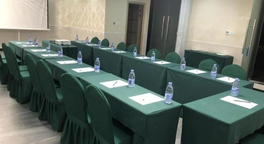 ZMAX Hotels Wuhan East Lake