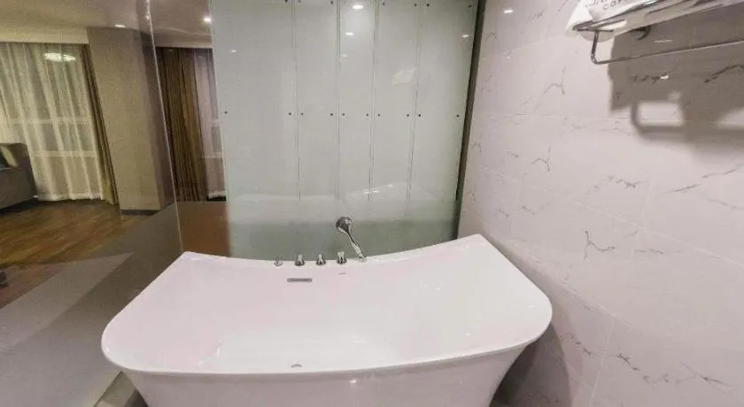 James Joyce Coffetel Jilin Railway Station Fortune Plaza