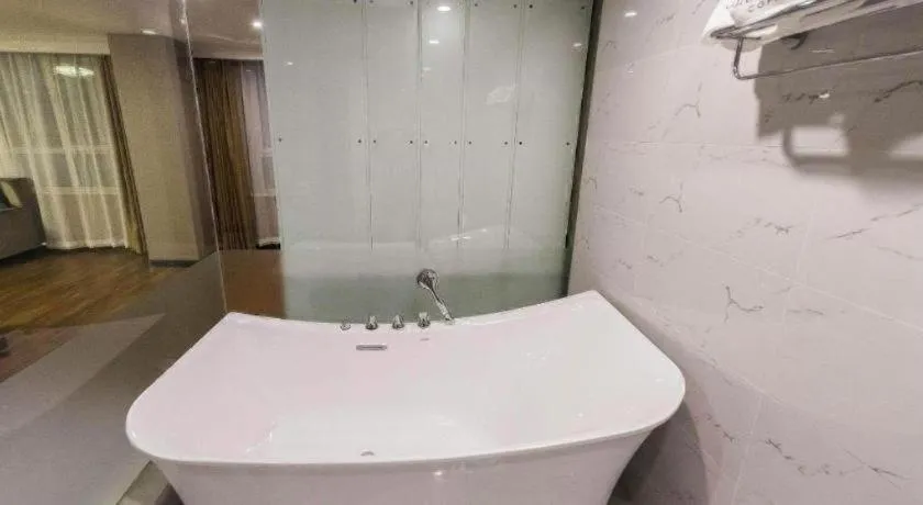 James Joyce Coffetel Jilin Railway Station Fortune Plaza