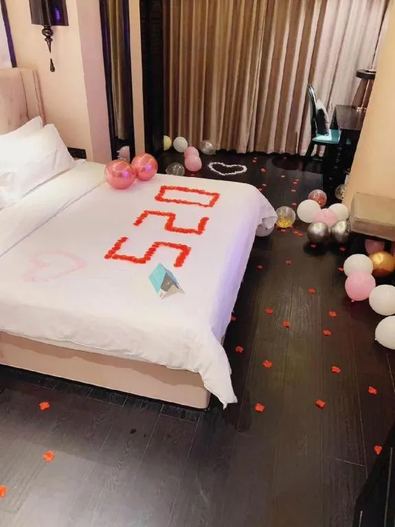 Bed in Xana Hotelle Tianjin Binjiang Road Heping Road Metro Station Quanyechang