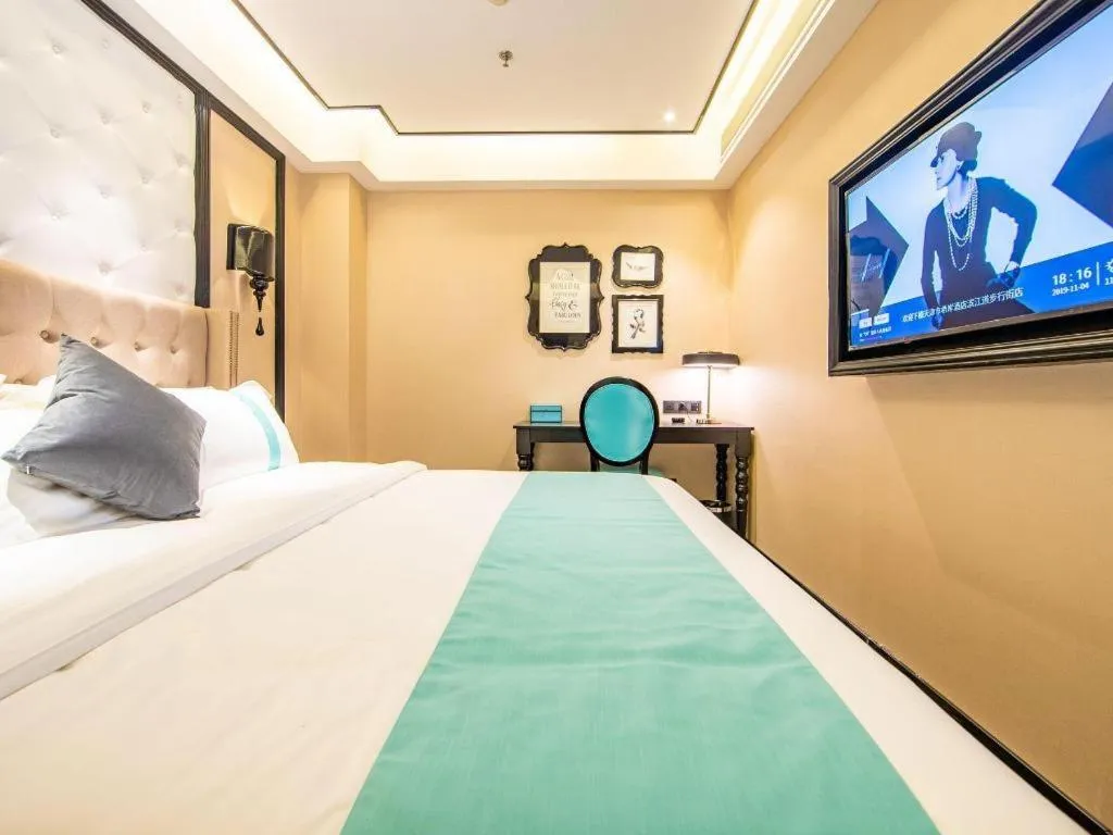 Bed in Xana Hotelle Tianjin Binjiang Road Heping Road Metro Station Quanyechang