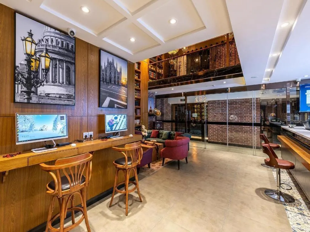 James Joyce Coffetel Harbin West High-speed Railway Station Wanda Plaza