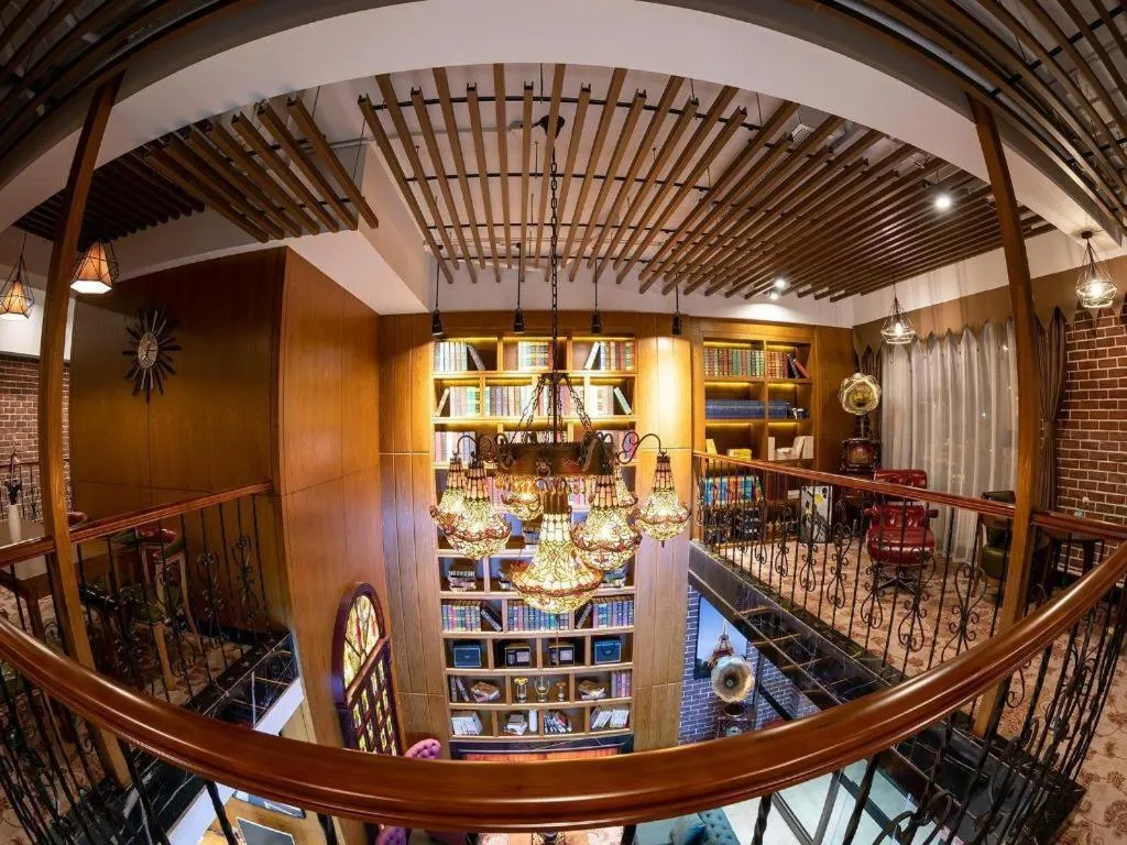 James Joyce Coffetel Harbin West High-speed Railway Station Wanda Plaza