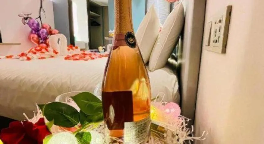 Bed in Magnotel Hotel Wuhan Jiangtan Lihuangpo Road Pedestrian Street