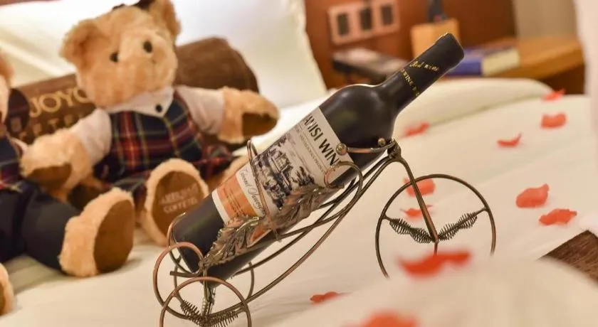 James Joyce Coffetel Wuhan Gutian Er Road Metro Station