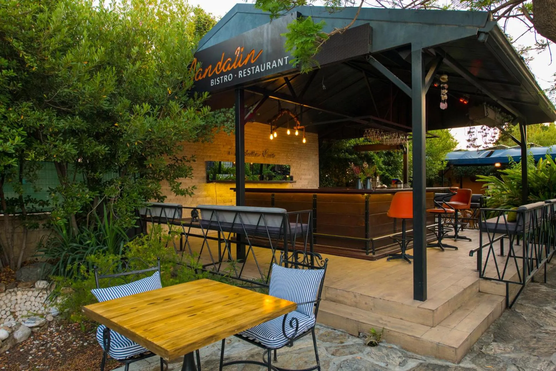 Restaurant/places to eat in Akkent Garden Hotel