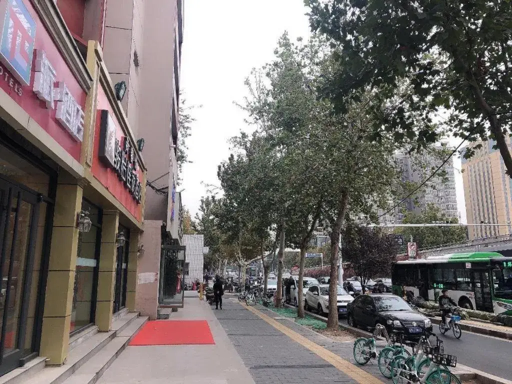 PAI Hotels Shijiazhuang Railway Station West Square PAI Hotels Shijiazhuang Railway Station West Square