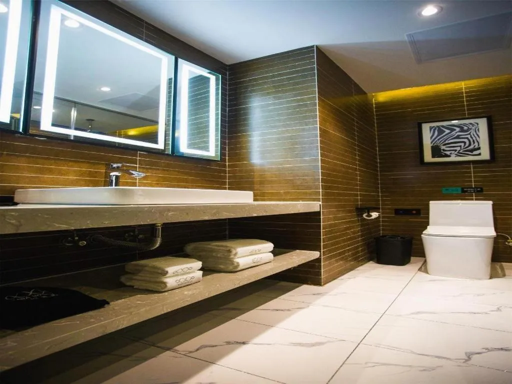 Xana Hotelle Tangshan North Railway Station