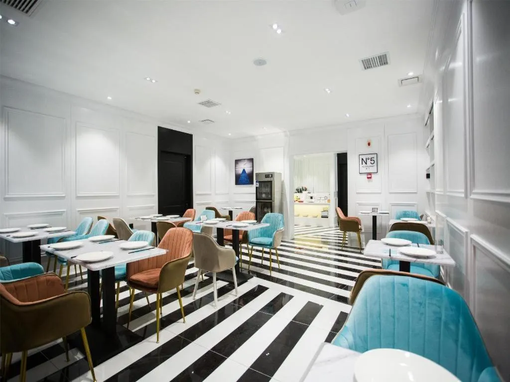 Xana Hotelle Tangshan North Railway Station