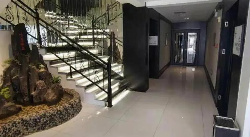 Xana Hotelle Tangshan North Railway Station