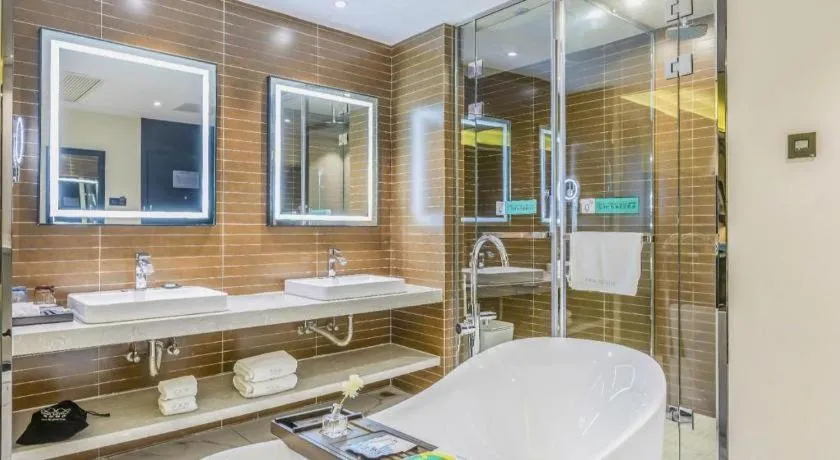 Xana Hotelle Tangshan North Railway Station