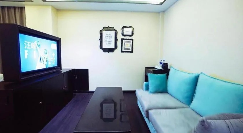 Xana Hotelle Tangshan North Railway Station