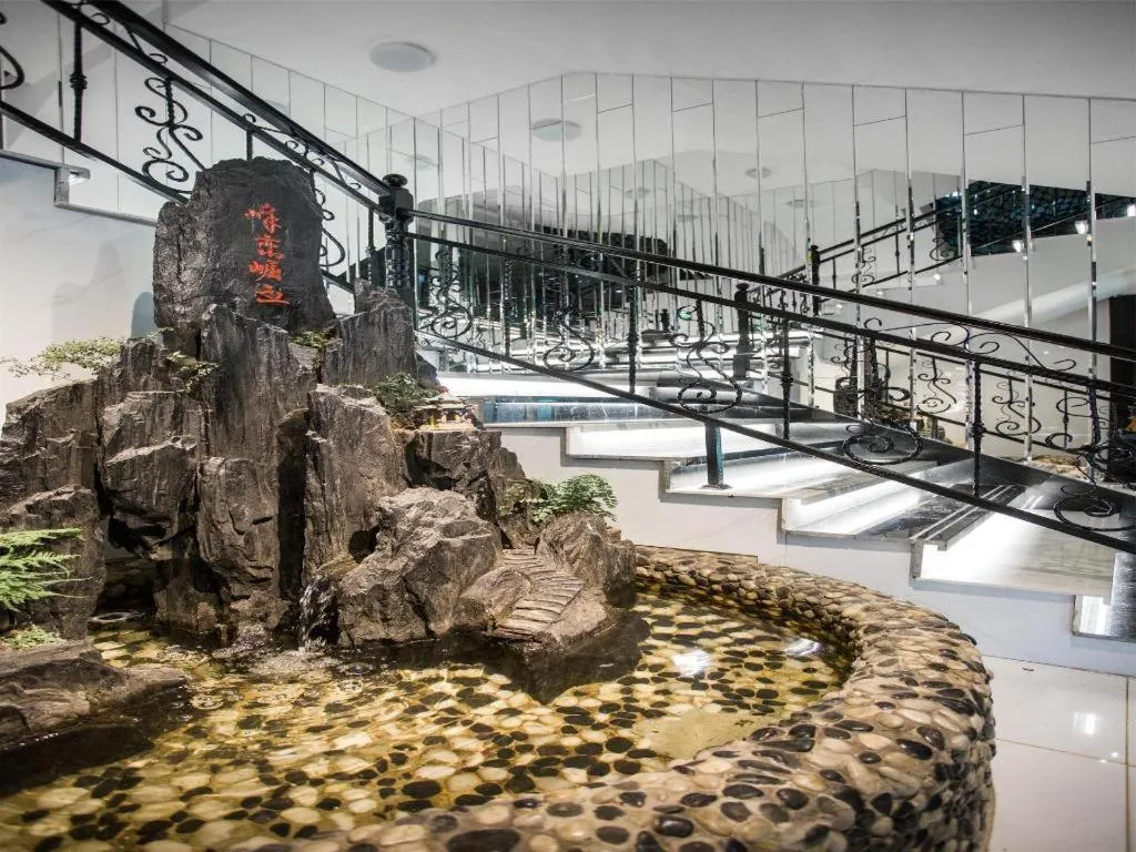 Xana Hotelle Tangshan North Railway Station