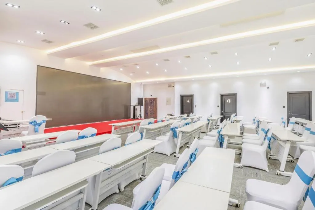 Xana Hotelle Tangshan North Railway Station