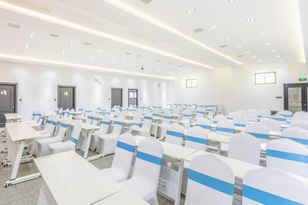 Xana Hotelle Tangshan North Railway Station