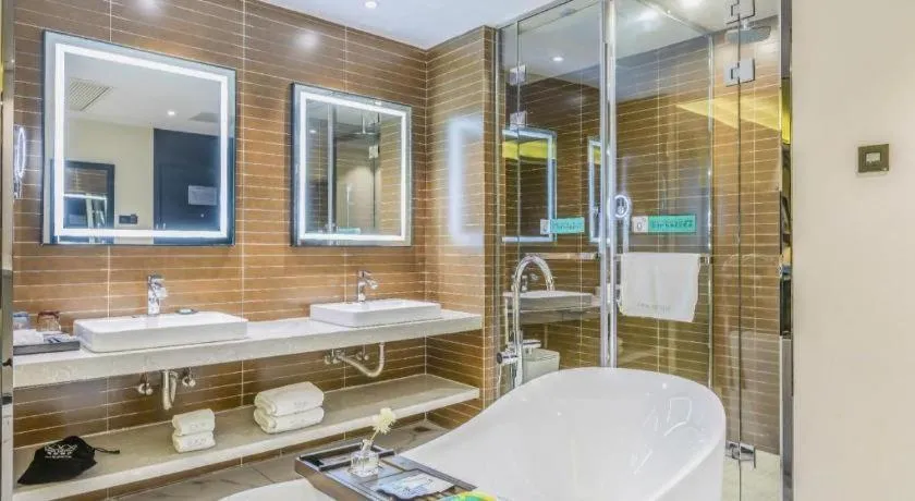 Xana Hotelle Tangshan North Railway Station