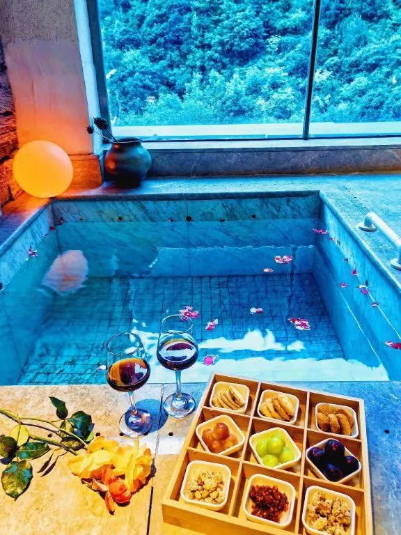 Ramada by Wyndham Guergou