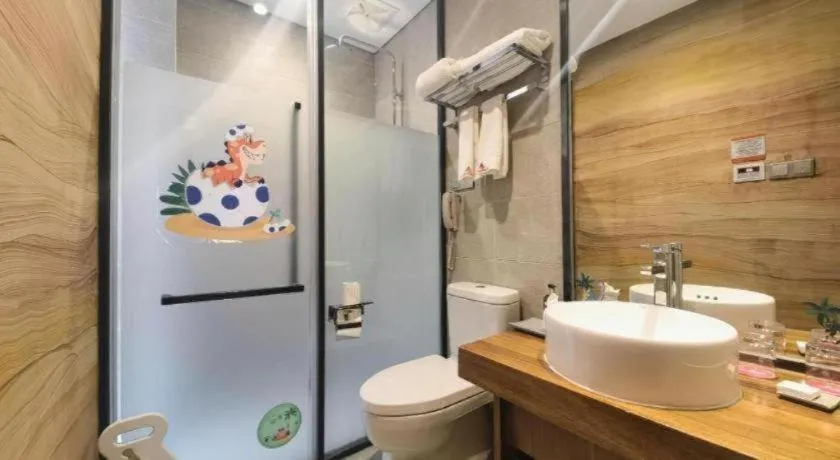 Ramada by Wyndham Guergou