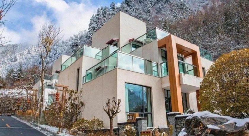 Ramada by Wyndham Guergou