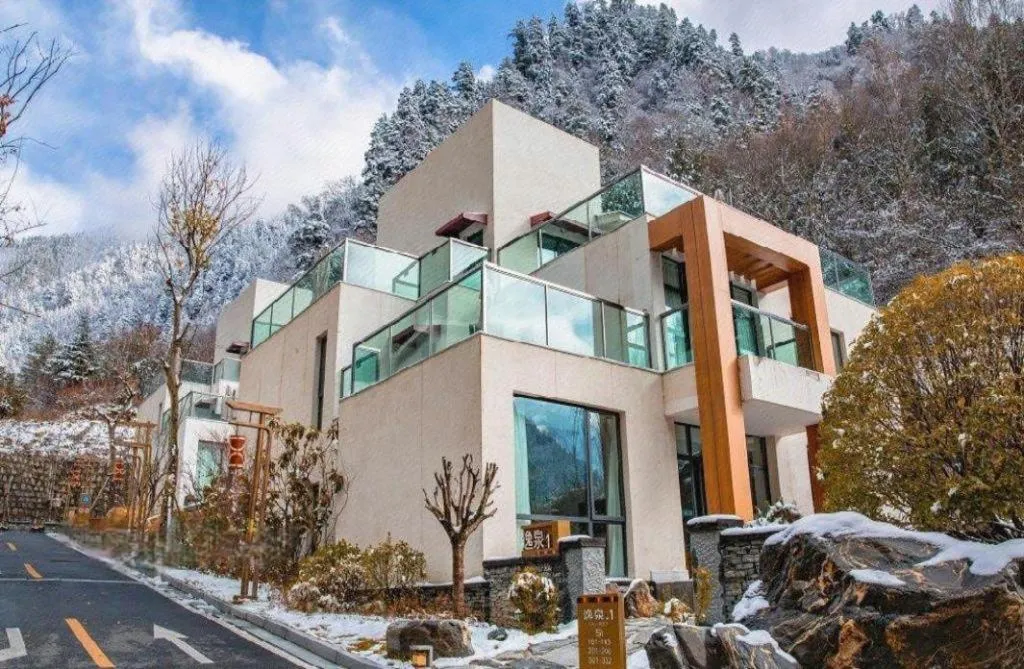 Ramada by Wyndham Guergou