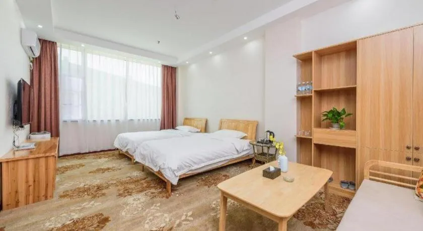 Bed in Guilin Wanjing Hotel