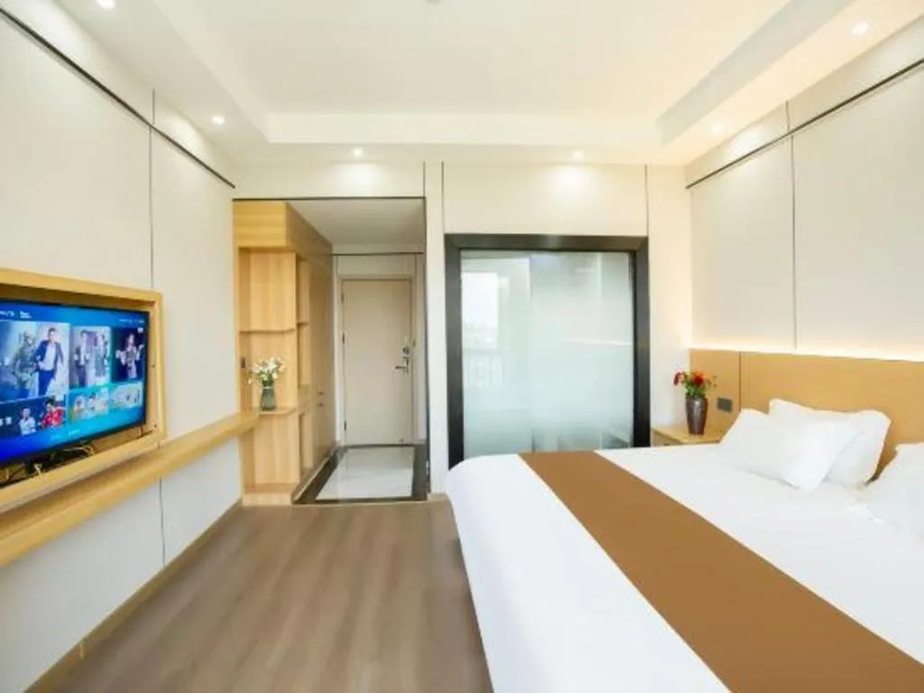 Bed in Guilin Wanjing Hotel