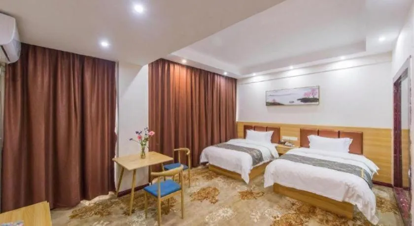 Bed in Guilin Wanjing Hotel