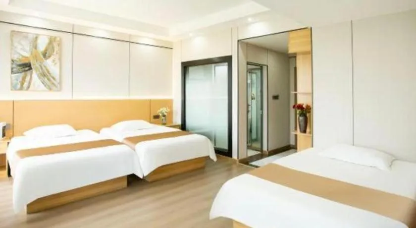 Bed in Guilin Wanjing Hotel