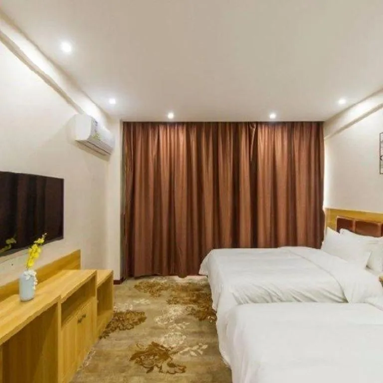 Bed in Guilin Wanjing Hotel