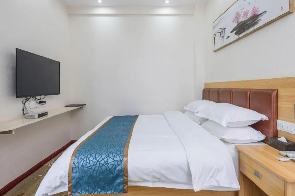 Bed in Guilin Wanjing Hotel