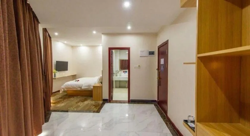 Bed in Guilin Wanjing Hotel