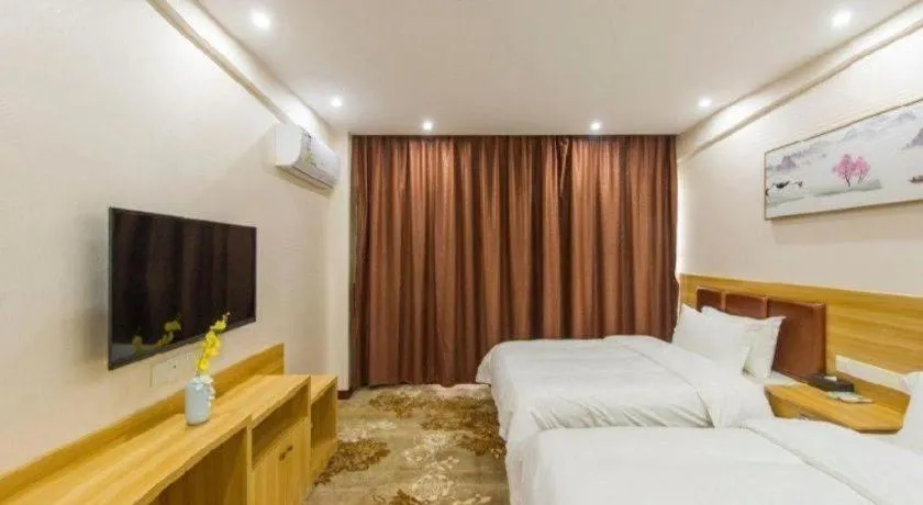 Bed in Guilin Wanjing Hotel