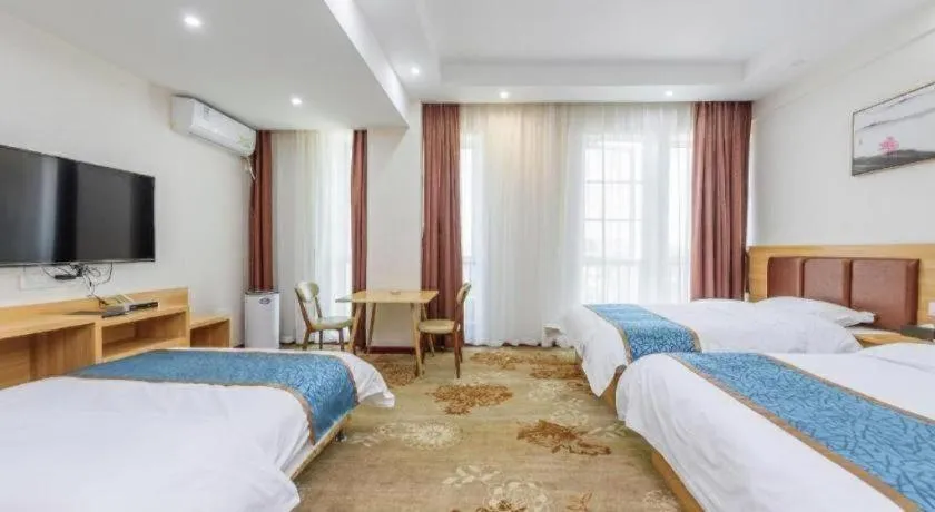 Bed in Guilin Wanjing Hotel