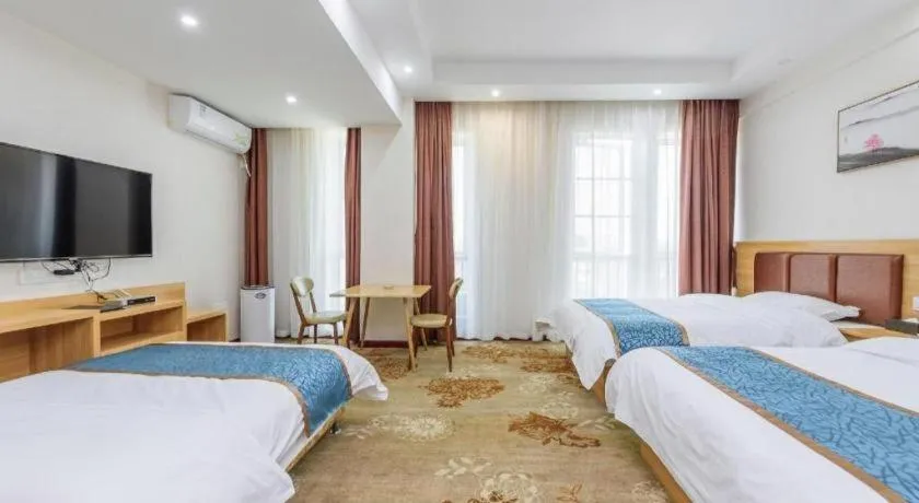 Bed in Guilin Wanjing Hotel