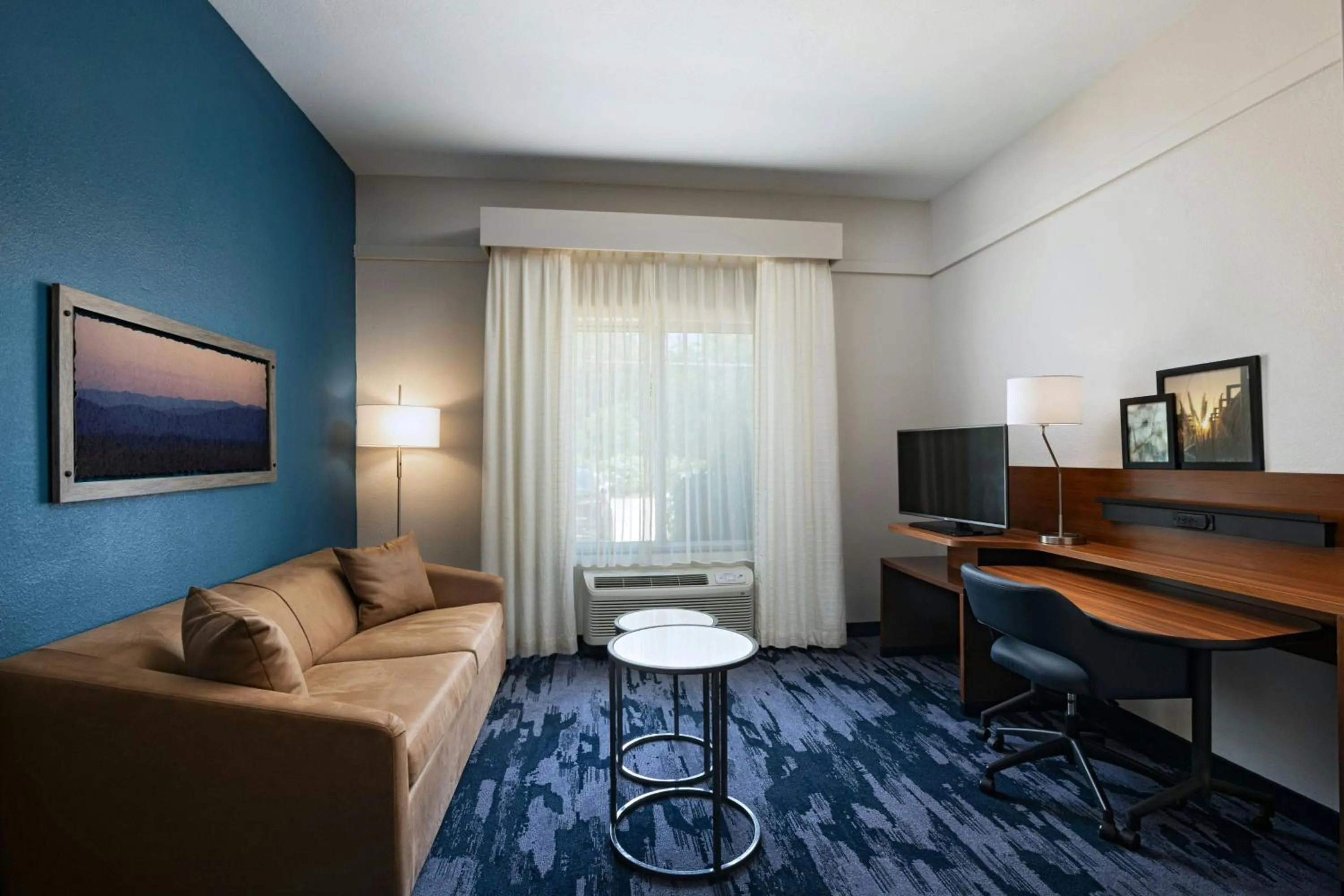 Living room in Fairfield Inn & Suites by Marriott Fredericksburg Texas