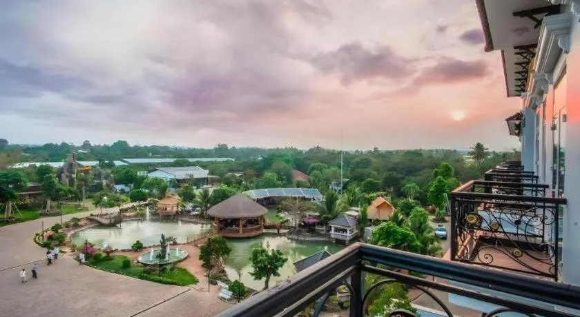 SPRING GARDEN HOTEL LK