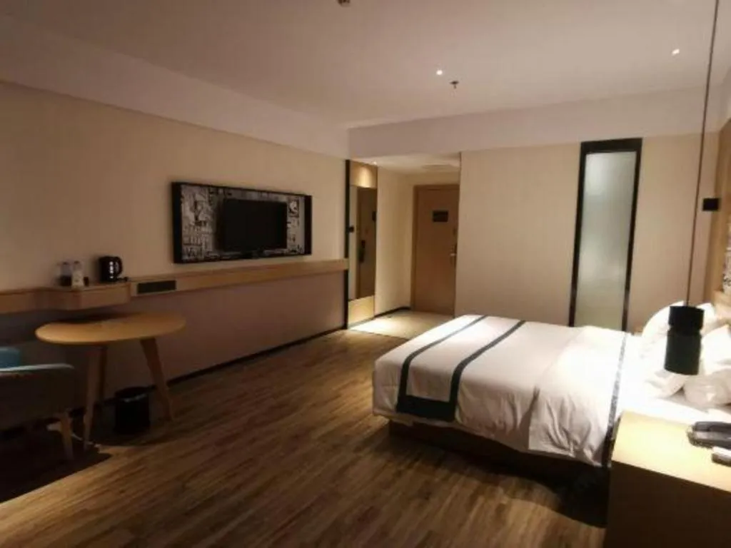 Bed in City Comfort Inn Dongguan Liaobu Jingtai Jiarong Shopping Plaza