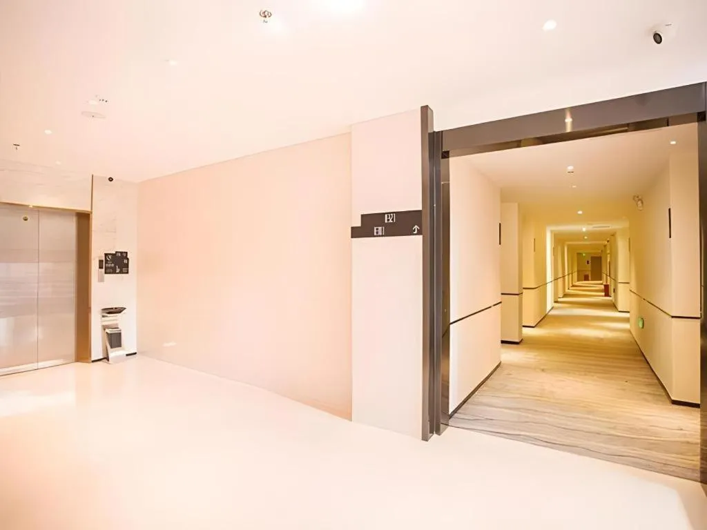 Bed in City Comfort Inn Dongguan Liaobu Jingtai Jiarong Shopping Plaza