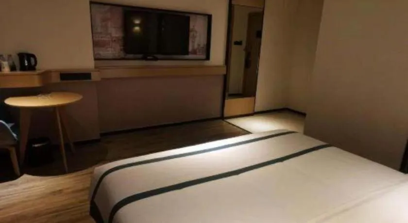 Bed in City Comfort Inn Dongguan Liaobu Jingtai Jiarong Shopping Plaza
