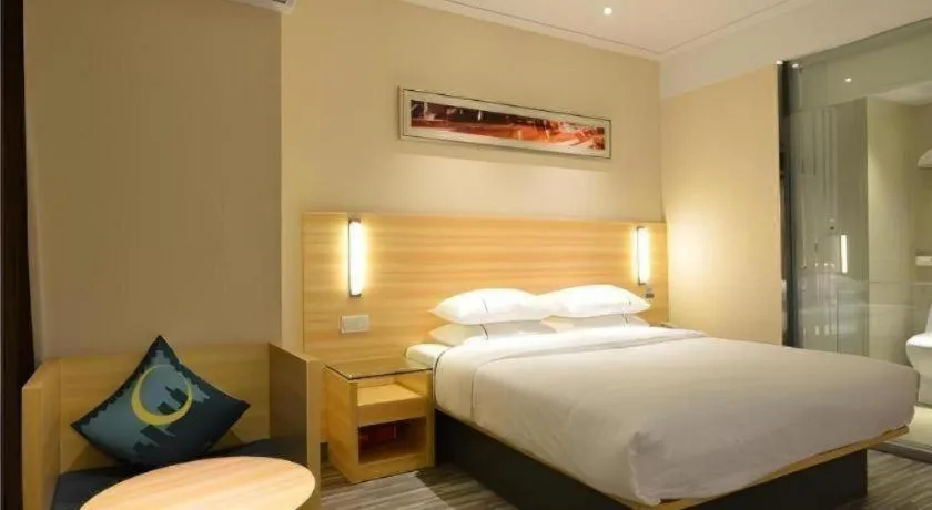 Bed in City Comfort Inn Wuhan Qingshan Jianshi Qingyiju Metro Station